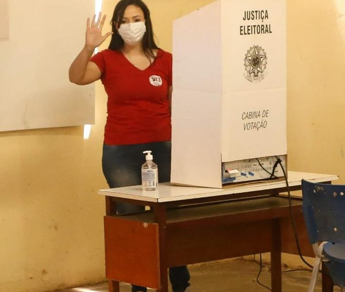 Márcia Conrado vota em Bernardo Vieira