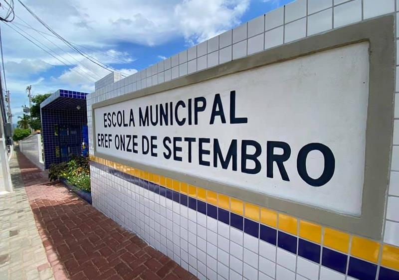 Prefeitura de Flores entrega reforma e ampliação da Escola Municipal Onze de Setembro