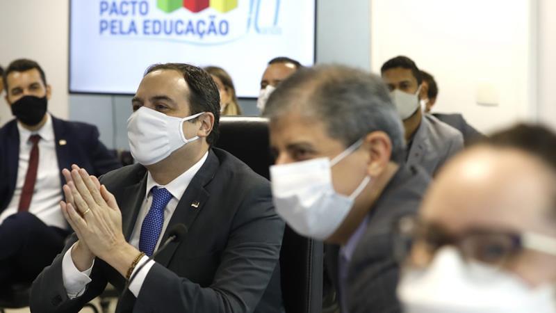 Paulo Câmara pactua metas da Educação para 2021