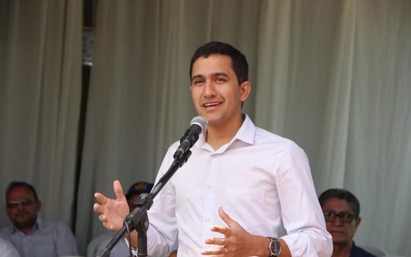 Flávio Marques aciona MP para que prefeitura de Tabira cumpra a Lei dos 50% do transporte universitário