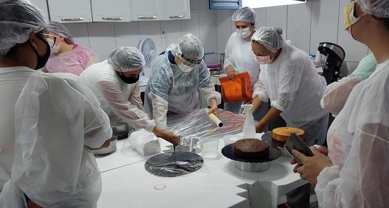 Prefeitura de Flores promove mais um curso gratuito de preparo de bolos e tortas