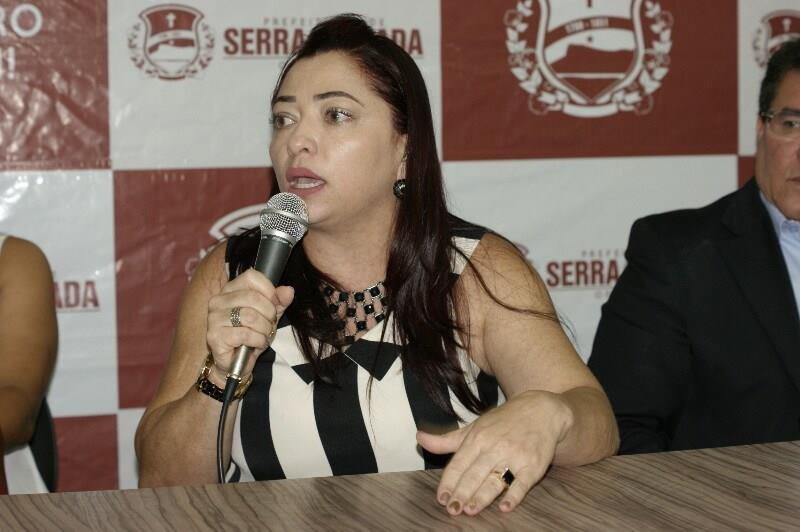 Marta Cristina permanece Secretária de Educação de Serra Talhada