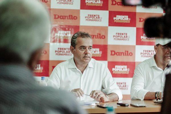 No guia, Danilo ressalta legado na educação de Pernambuco e reforça compromissos