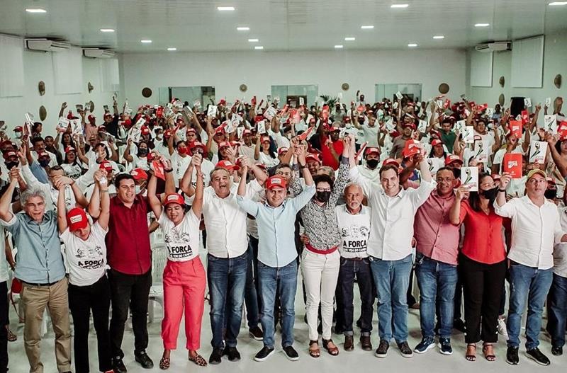 Trabalhadores rurais aclamam Danilo como futuro governador de Pernambuco