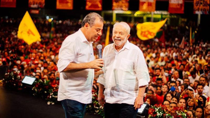 Ao lado de Lula, Danilo participa de convenção do PSB