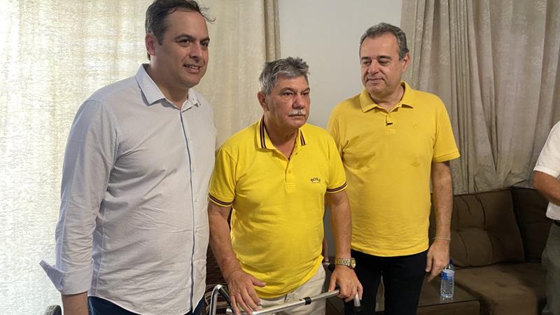 Paulo Câmara e Danilo Cabral em encontro histórico com ex-prefeito de Brejinho