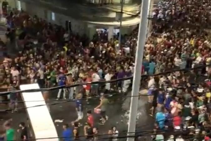 Vídeo mostra tumulto nas imediações do Marco Zero durante gravação de DVD de João Gomes