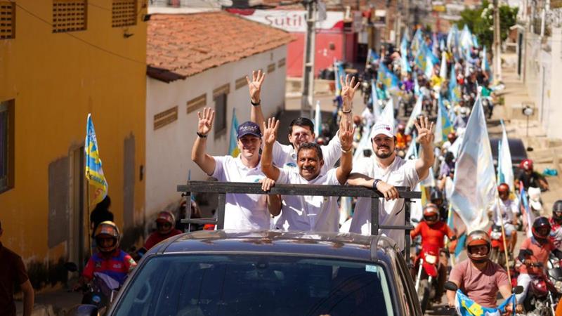 Em Serra Talhada Zé Raimundo reforça campanha de Miguel com motociata