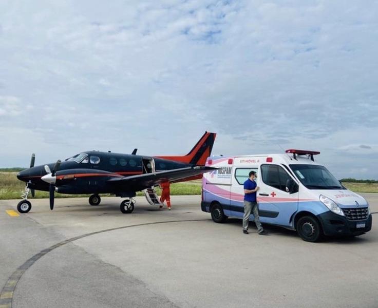 Equipe do HOSPAM ajuda a salvar vidas via Táxi Aéreo