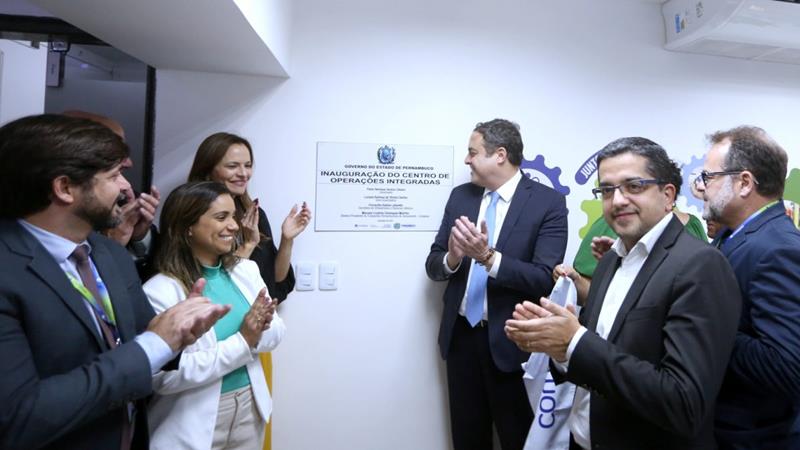 Paulo Câmara inaugura Centro de Operações Integradas da Compesa