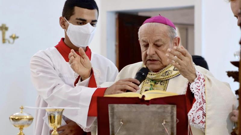 Bispo de Petrolina preside celebração eucarística na festa da padroeira de Flores