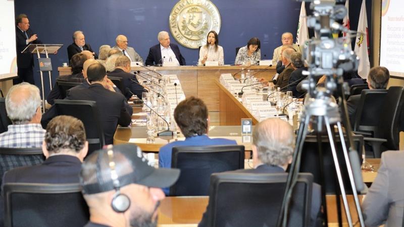 Em São Paulo, governadora Raquel Lyra apresenta os desafios e as oportunidade de negócios para Pernambuco