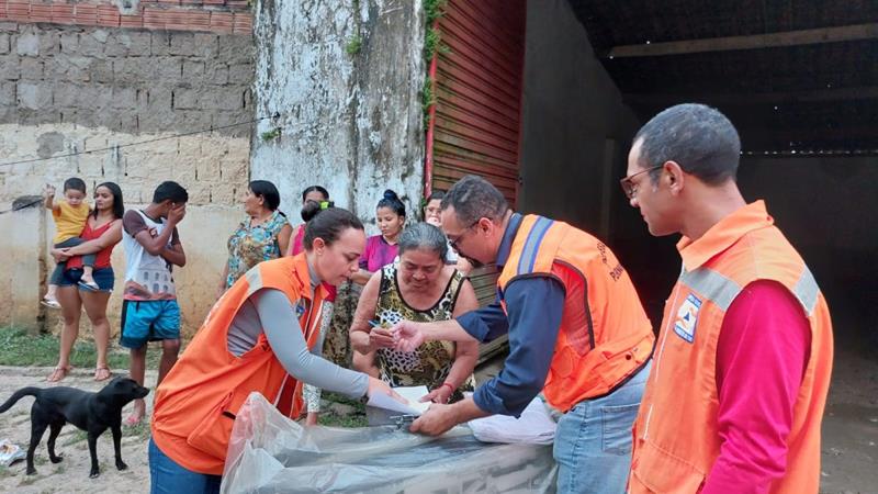 Governo de Pernambuco inicia distribuição de itens de ajuda humanitária à população da Mata Sul