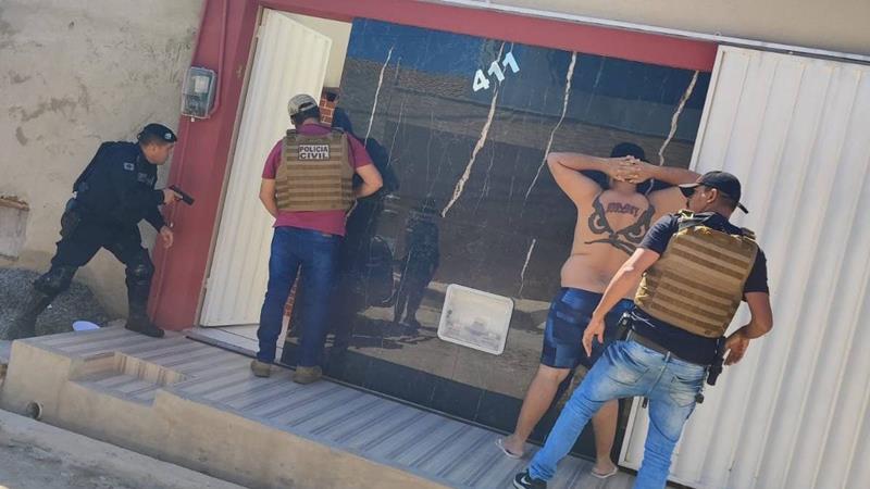 Suspeito de tráfico de drogas e homicídios em Serra Talhada é preso no Ceará