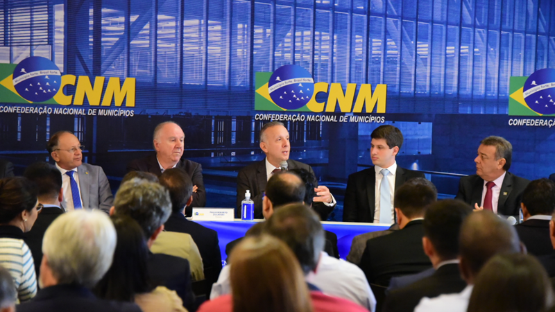 CNM reúne prefeitos em debate sobre reforma tributária