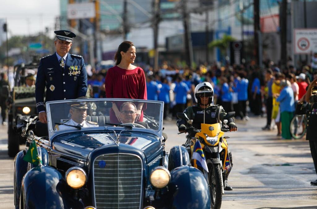 Raquel Lyra participa do desfile cívico-militar em homenagem à Independência do Brasil