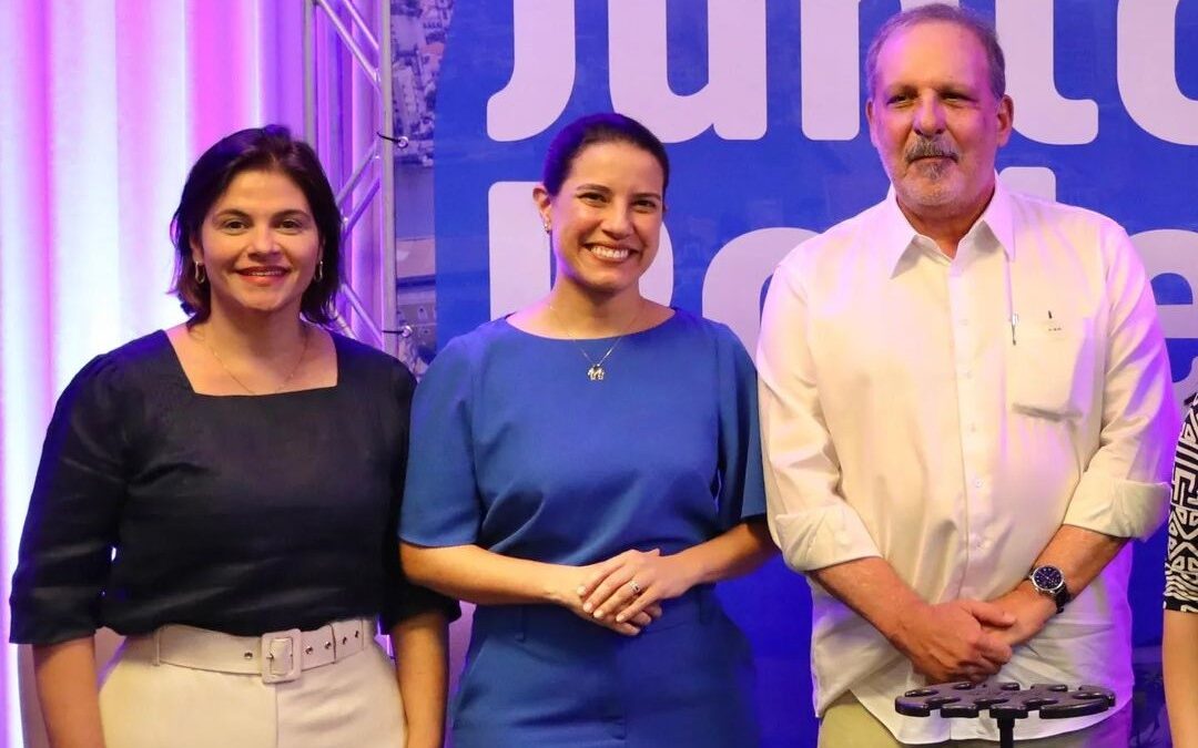 Raquel Lyra celebra filiação de Armando Monteiro Neto ao Podemos