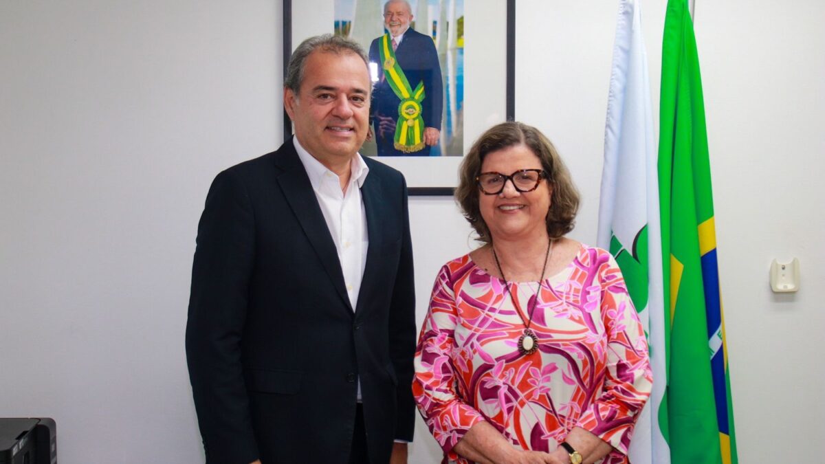 Danilo Cabral e Teresa Leitão tratam sobre os desafios do Nordeste em reunião