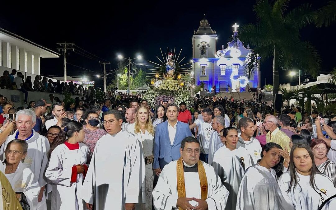 Festa de 240 anos da Padroeira de Flores, Imaculada Conceição, encerra com emoção e devoção