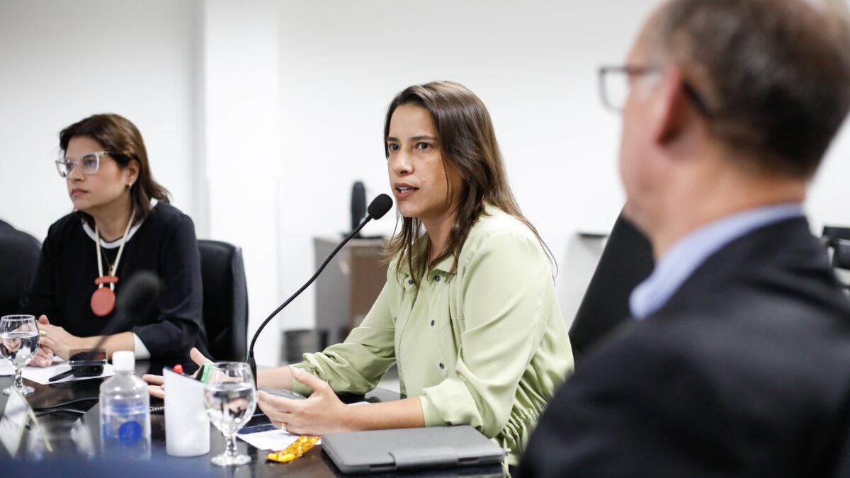Raquel Lyra debate ações para garantir melhorias no sistema penitenciário pernambucano