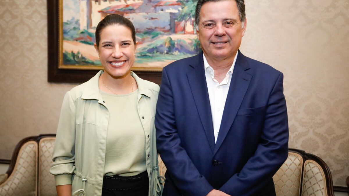Raquel recebe presidente nacional do PSDB no Palácio do Campo das Princesas