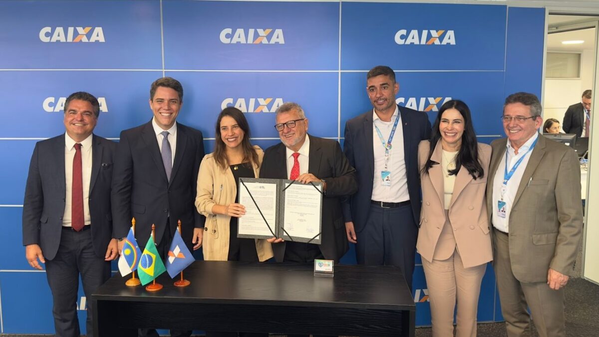 Em Brasília,  Raquel Lyra assina contrato com a Caixa Econômica Federal