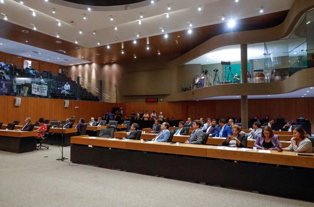 Deputados estaduais de Pernambuco aprovam reajustes para servidores do TCE, TJPE e MPPE