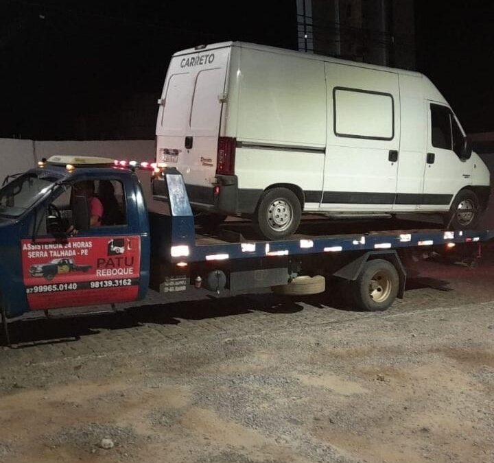 Polícia Militar recupera veículo roubado em Serra Talhada