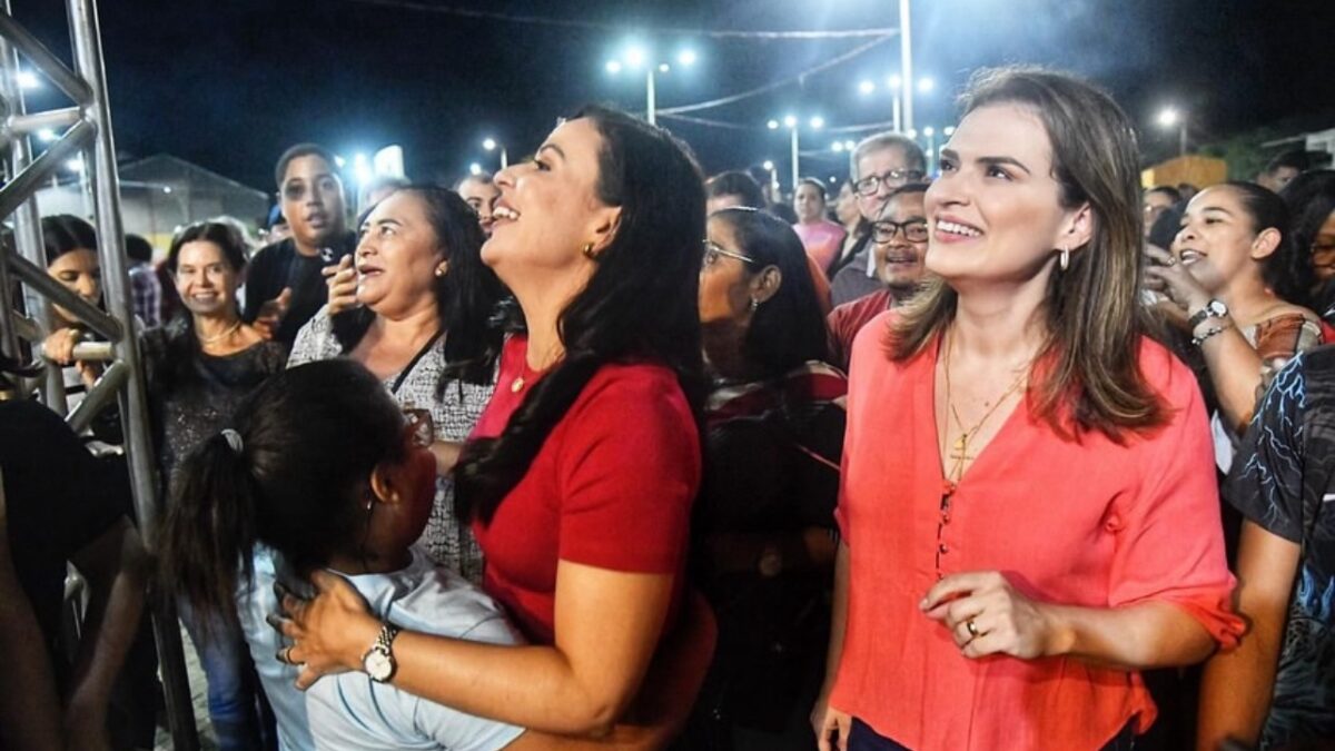 Márcia e Marília selam aliança em inauguração de pavimentação