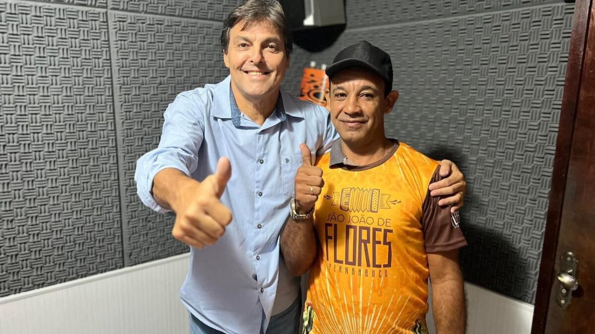 Marconi Santana realiza sorteio de camisetas do São João e faz importantes anúncios para a cidade