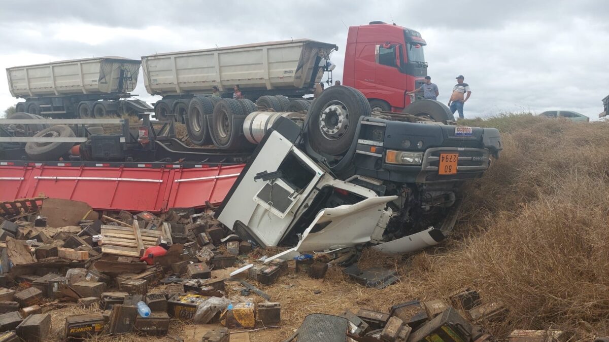 Acidente em rodovia da Bahia: Dois Serra-talhadenses feridos