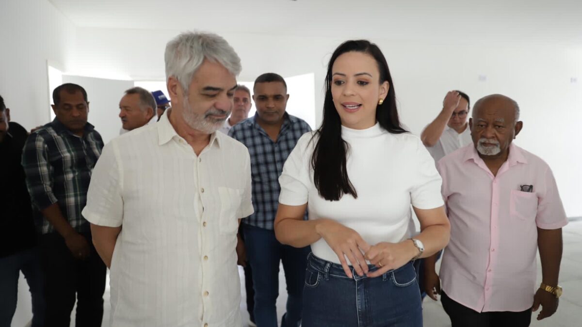 Márcia recebe o senador Humberto Costa