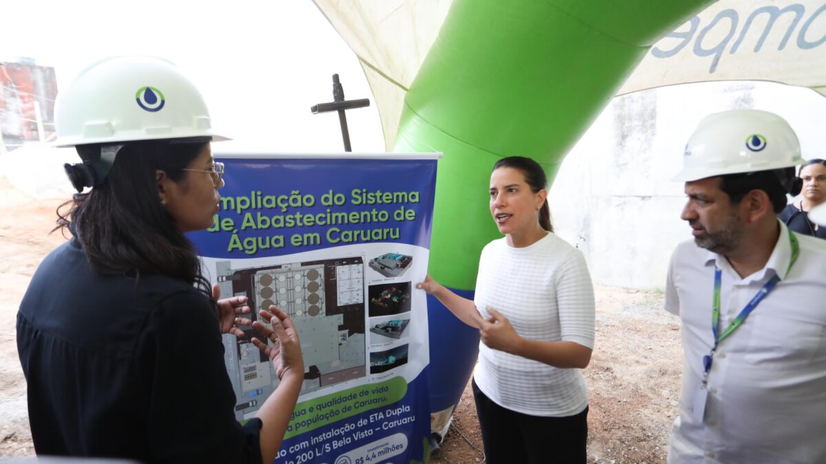 Em Caruaru, Raquel Lyra vistoria obra para instalação da Estação de Tratamento de Água