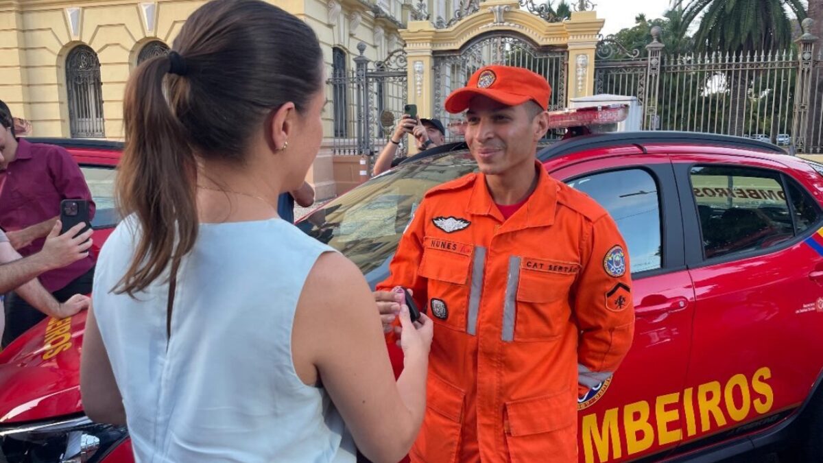 Governadora Raquel Lyra entrega novas viaturas para reforçar a segurança em Pernambuco