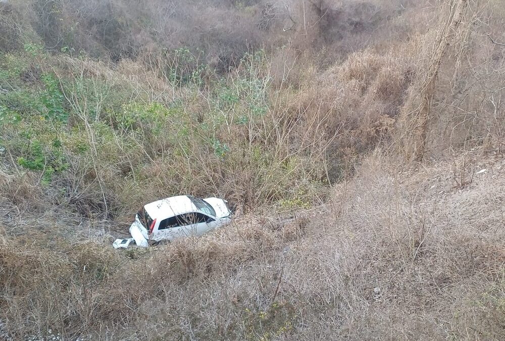 Casal morre após carro cair de ribanceira na Serra das Russas