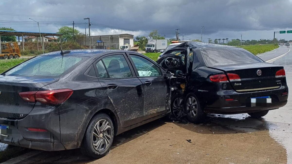 Acidente fatal em Pombos: motorista morre em colisão na BR-232