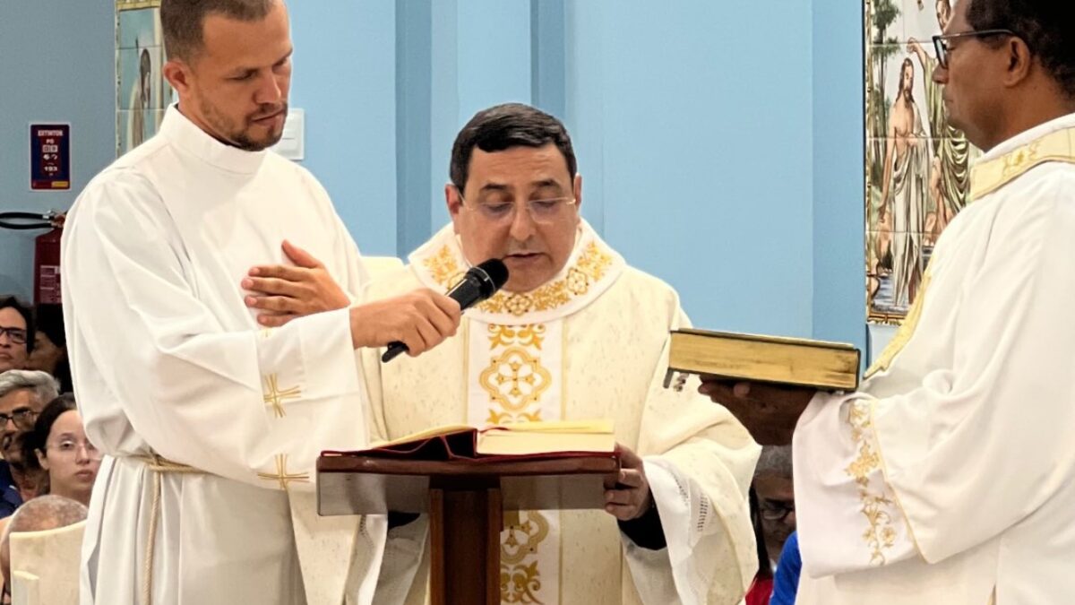 “Estou aqui como vosso pastor, cheio de coragem”, declara Padre Aldo Guedes ao assumir a Concatedral de Nossa Senhora da Penha