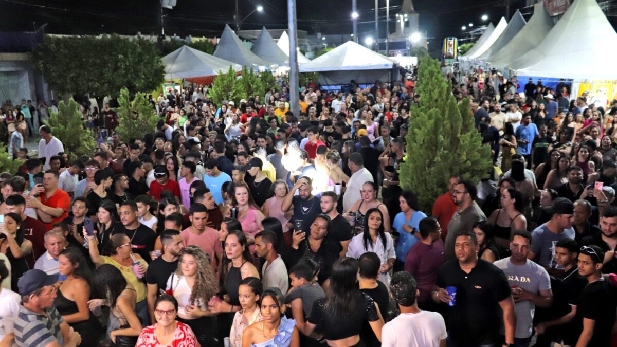 Iguaracy: Chuva não interrompe o encerramento da Festa de Janeiro