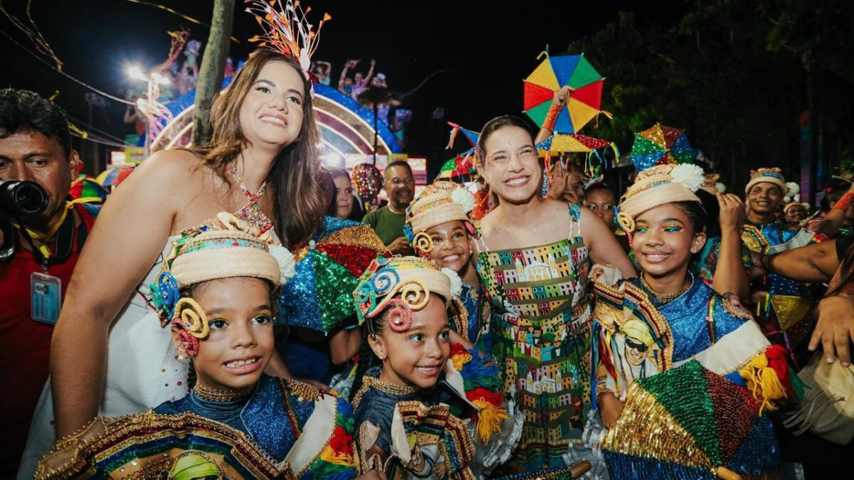 Em Olinda, governadora Raquel Lyra abre Carnaval de Pernambuco 2025