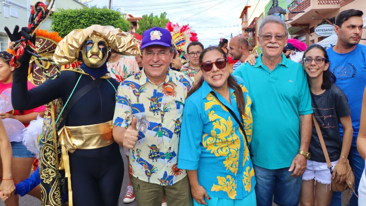 Duque prestigia desfile dos Caretas e Canaã Folia em Triunfo