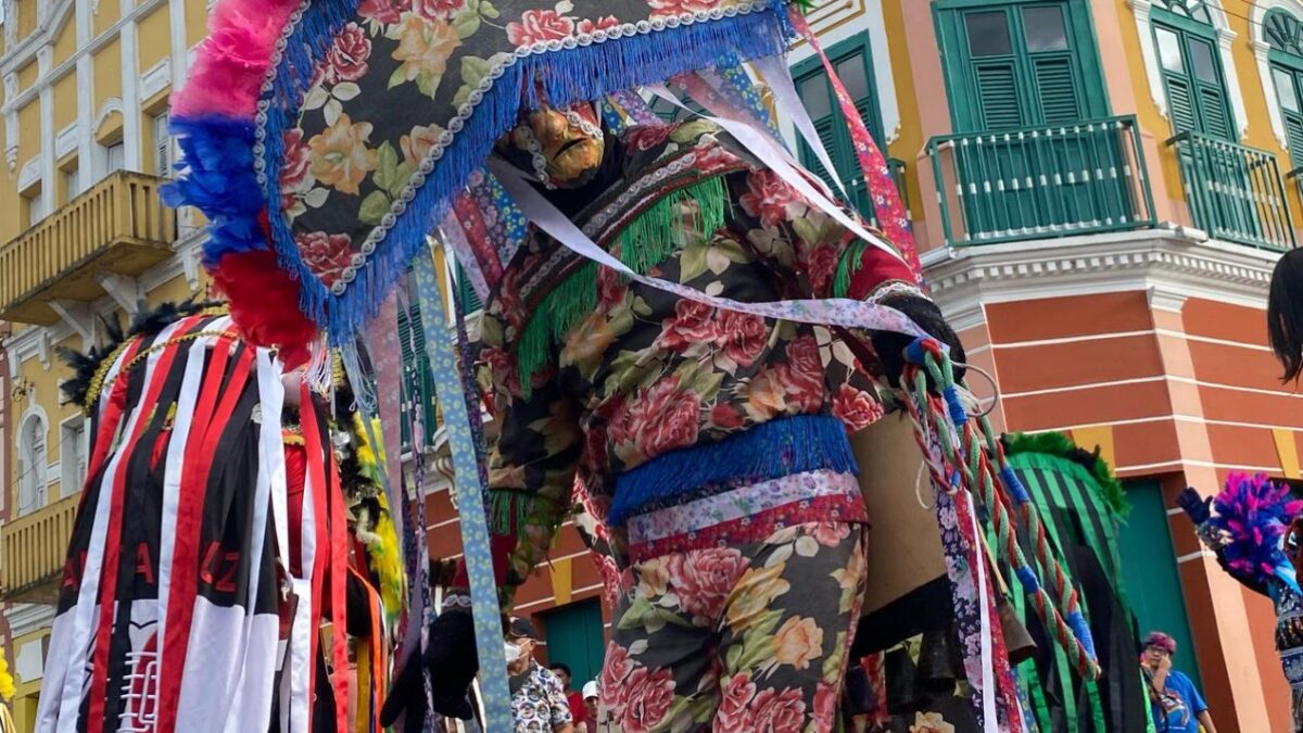 Caretas de Triunfo animam foliões na segunda-feira de Carnaval no Sertão de PE