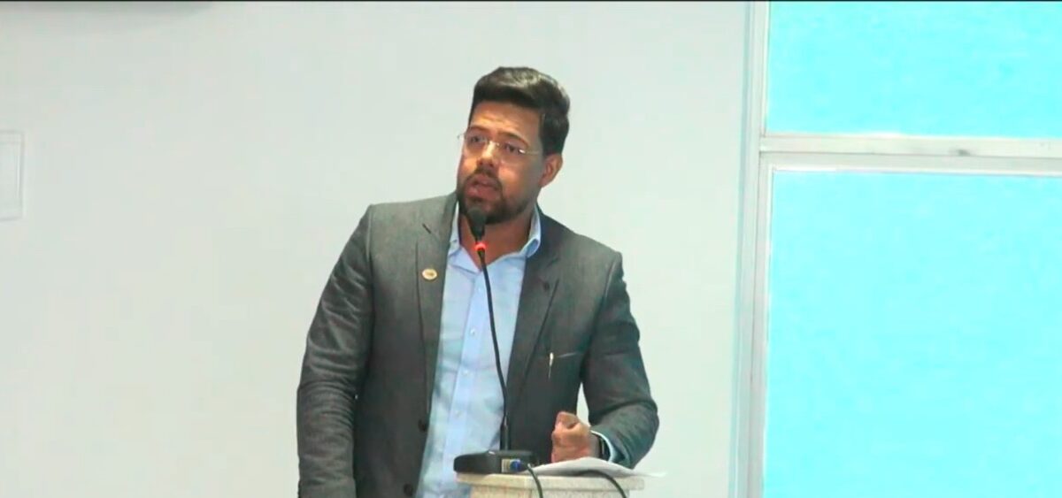 Gin Oliveira fala em falta de responsabilidade e aponta politicagem em paralisação do Sintest