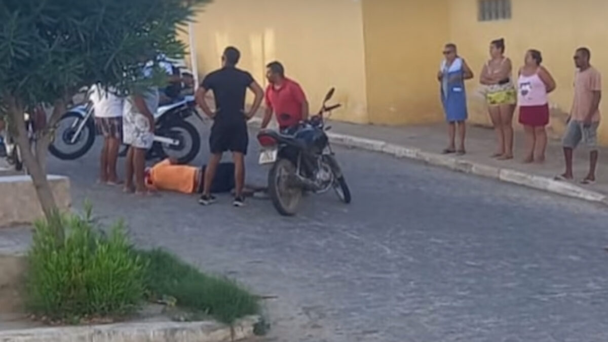 Acidente entre moto e bicicleta motorizada deixa ferido no bairro do IPSEP