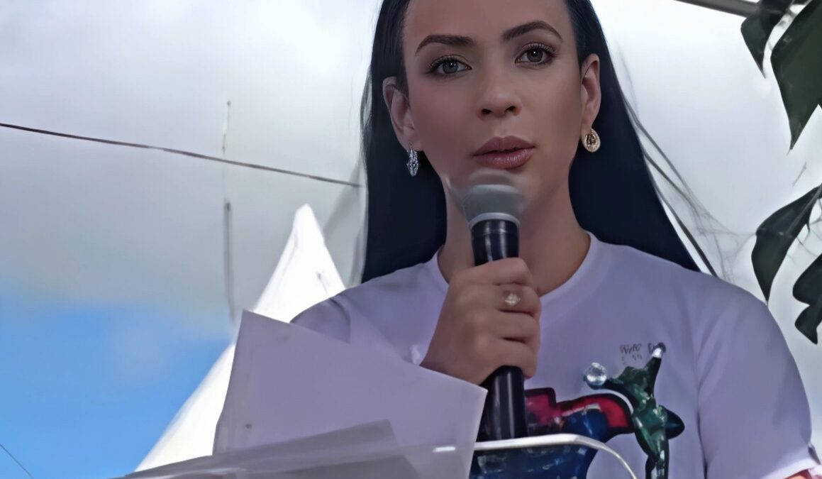 Márcia Conrado manda recado político durante desfile cívico dos 174 anos de Serra Talhada: “Não me pautem com previsões negativas”