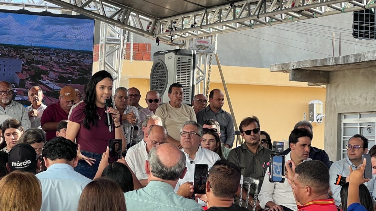Márcia Conrado dispara contra críticas e faz defesa enfática de sua gestão durante inauguração do Centro de Parto Normal