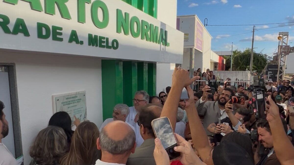 Centro de Parto Normal é inaugurado em Serra Talhada com presença de ministros e parlamentares
