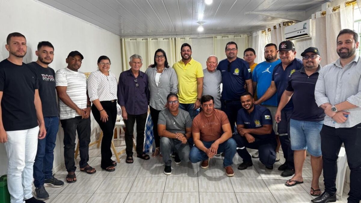 Prefeito de Iguaracy, reúne condutores de ambulâncias para fortalecer a saúde