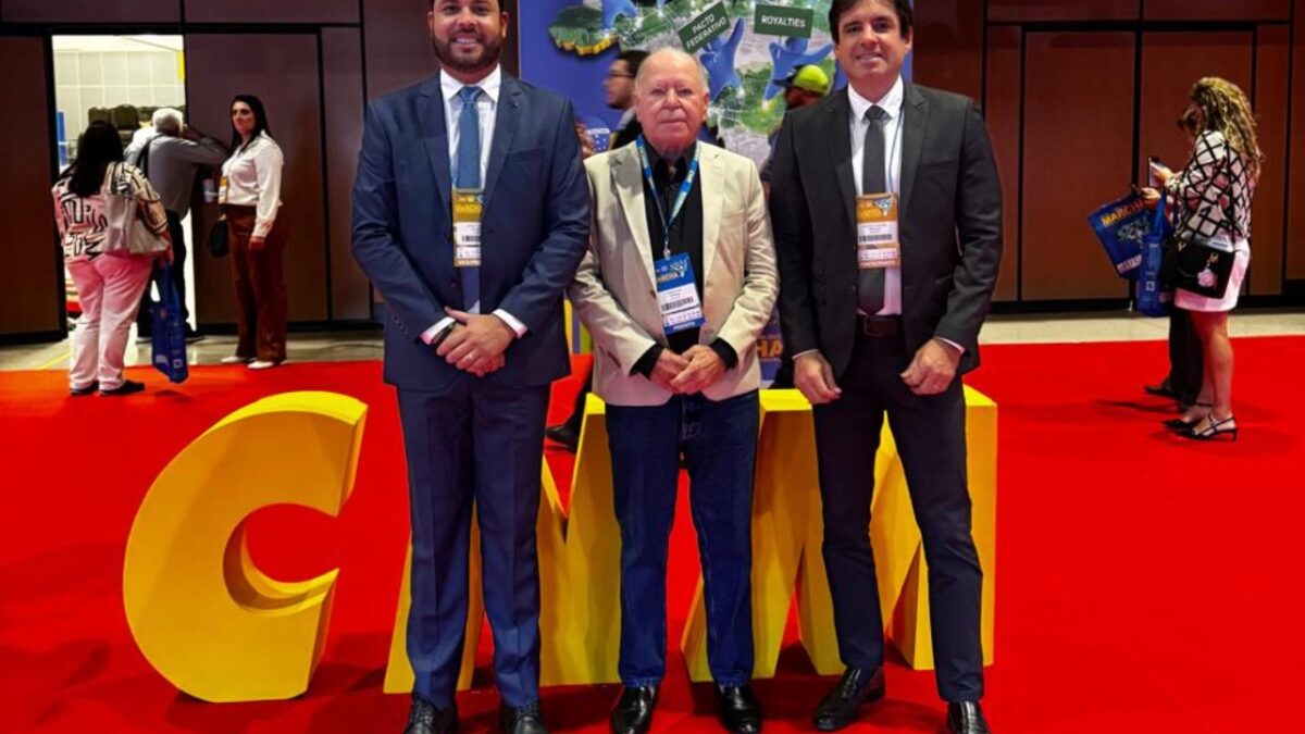 Prefeito de Iguaracy e Vice-Prefeito Participam da XXVI Marcha a Brasília em Defesa dos Municípios