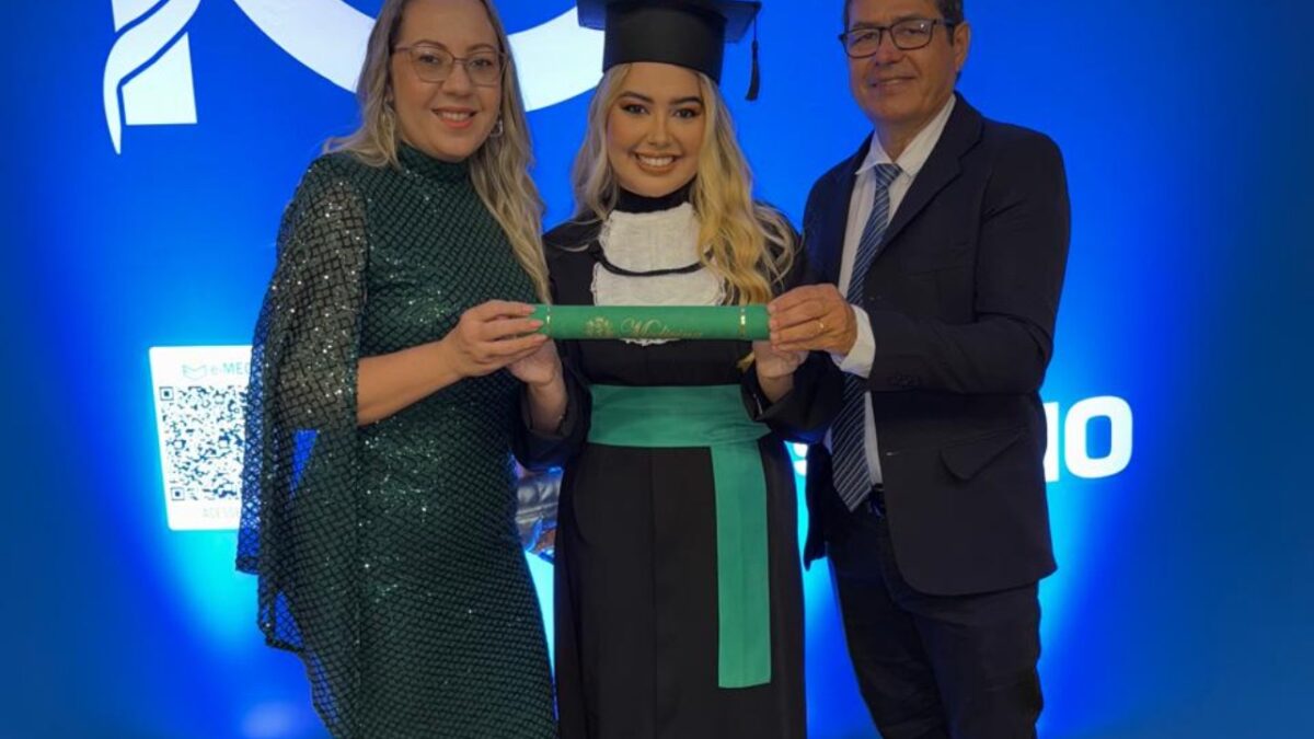 Dra. Jaquellinne Liberal celebra conquista do diploma de Medicina e projeta futuro na especialização em psiquiatria