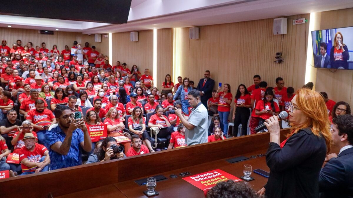 Alepe aprova reajuste de 6,27% no piso salarial dos professores da rede estadual